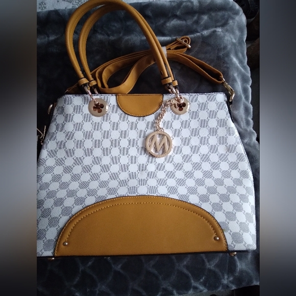 Miak collection purse - Picture 1 of 4